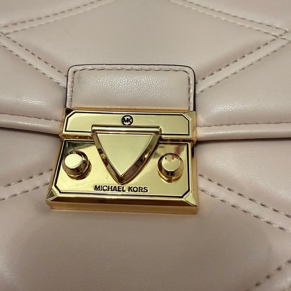 NWT Michael Kors Serena Blush Quilted Shoulder Bag - Picture 9 of 14